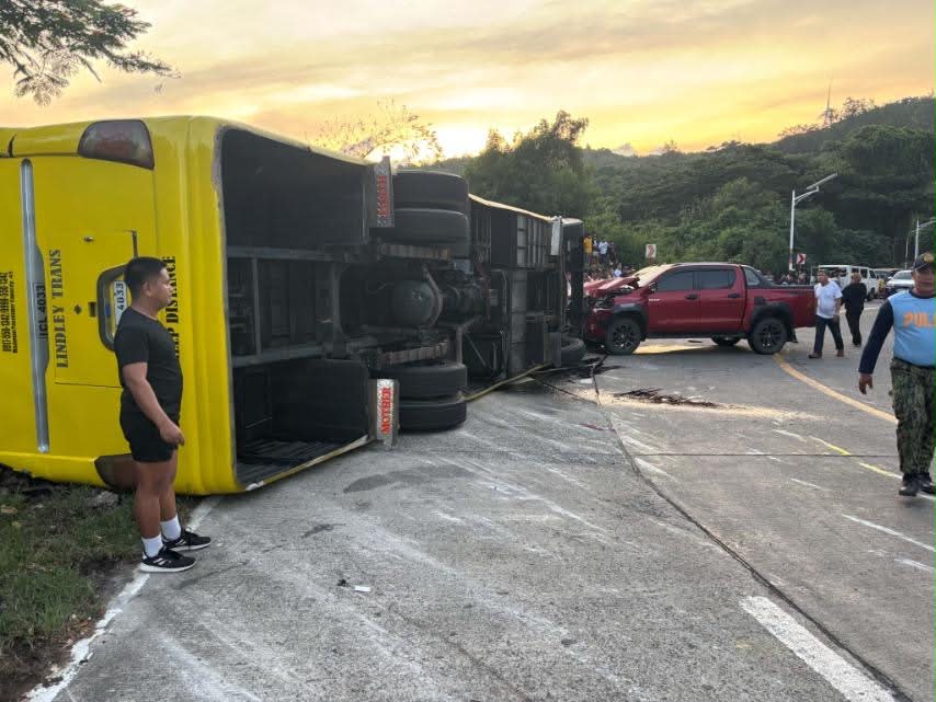 Bus overturns after alleged brake failure in Bangui, injuring about 20 passengers