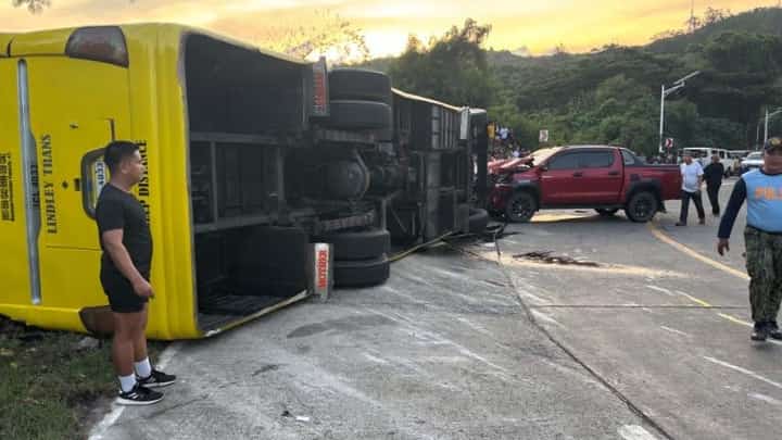 Bus overturns after alleged brake failure in Bangui, injuring about 20 passengers