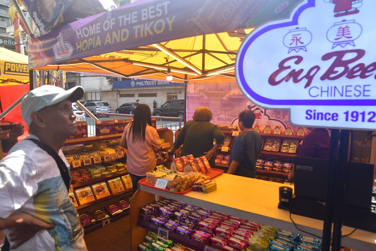 Booths featuring products from Manila’s top hopia makers at the Manila Hopia Day at the Plaza San Lorenzo Ruiz, on October 25. l Zedrich Xylak Madrid