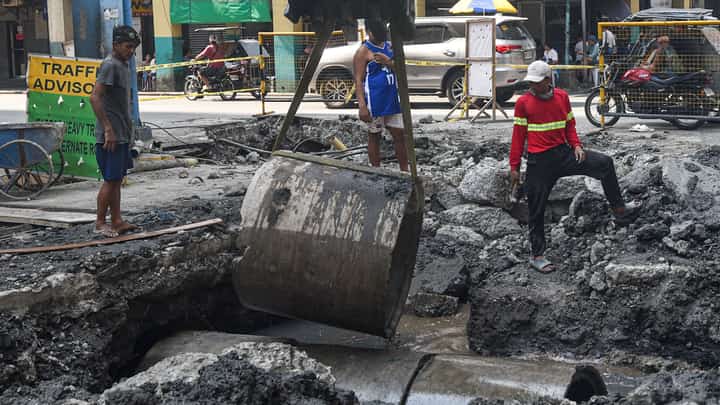Workers are seen working an ongoing improvement drainage system along Yuchengco St. in Manila on October 25. l Zedrich Xylak Madrid