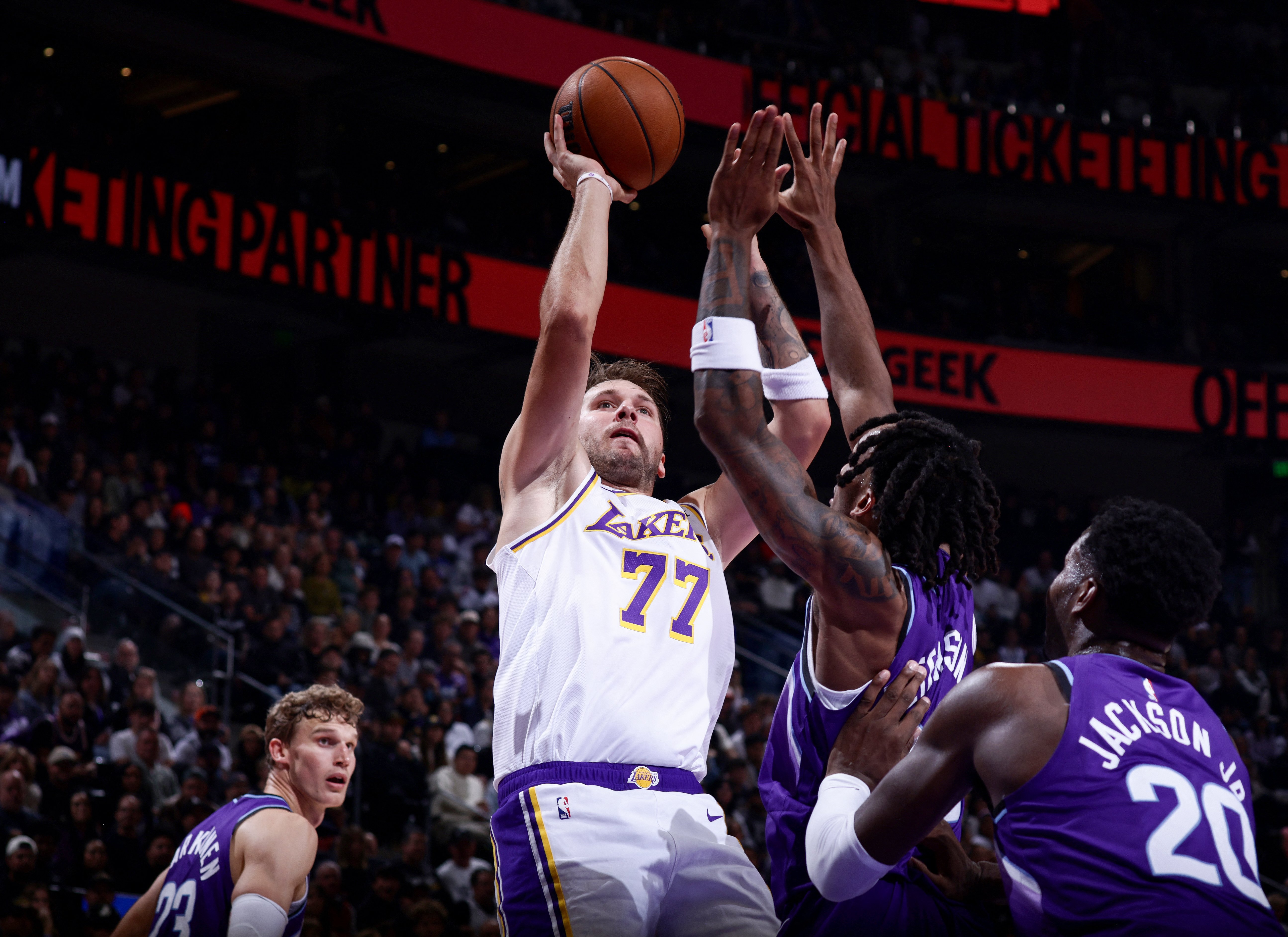 Doncic fires 52 as Lakers whip Jazz