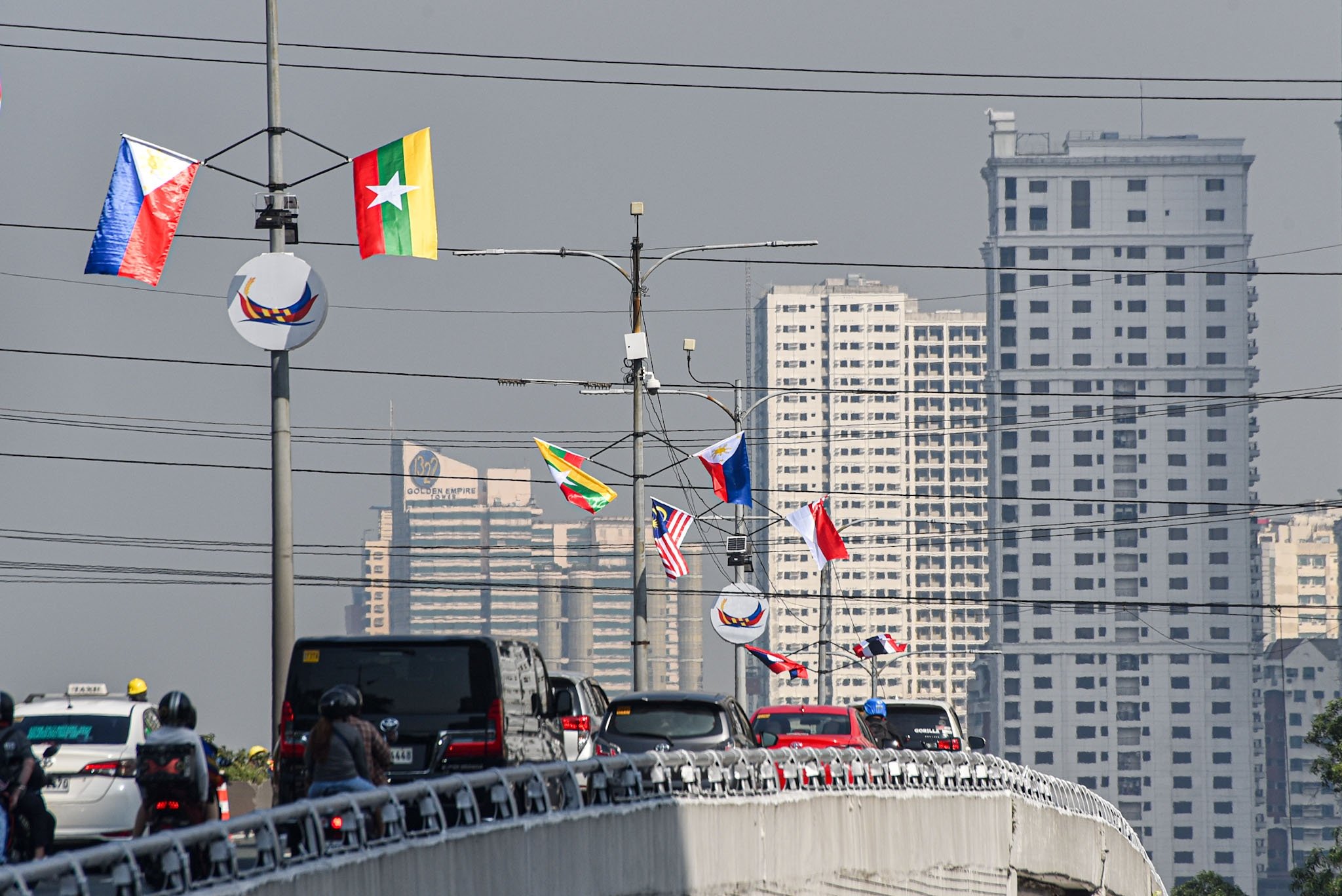 Manila displays ASEAN flags for upcoming summit