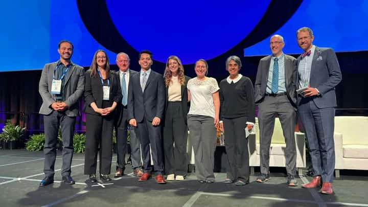 Abrenian doctor presents advanced HIV case at international medical conference in Washington