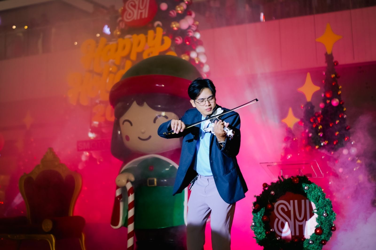 SM City Tuguegarao unveils ‘Somewhere Over the Frostclouds’ Christmas display