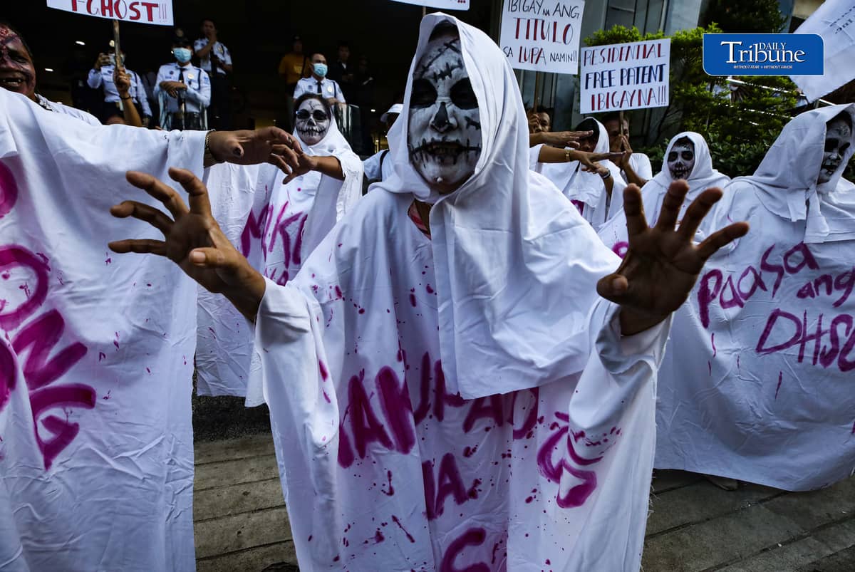 (October 26 2026) As part of World Habitat Month and National Shelter Month, hundreds of leaders and members of people's organizations under Urban Poor Action Committee (UPAC) don halloween costume and Stage a protest in front of the Department of Human Settlement and Urban Development (DHSUD) on Monday October 26 2026, to demand concrete government action on long-standing land and housing concerns. Photo/Analy Labor