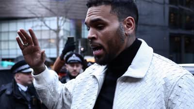 US singer Chris Brown avoids jail over London nightclub brawl