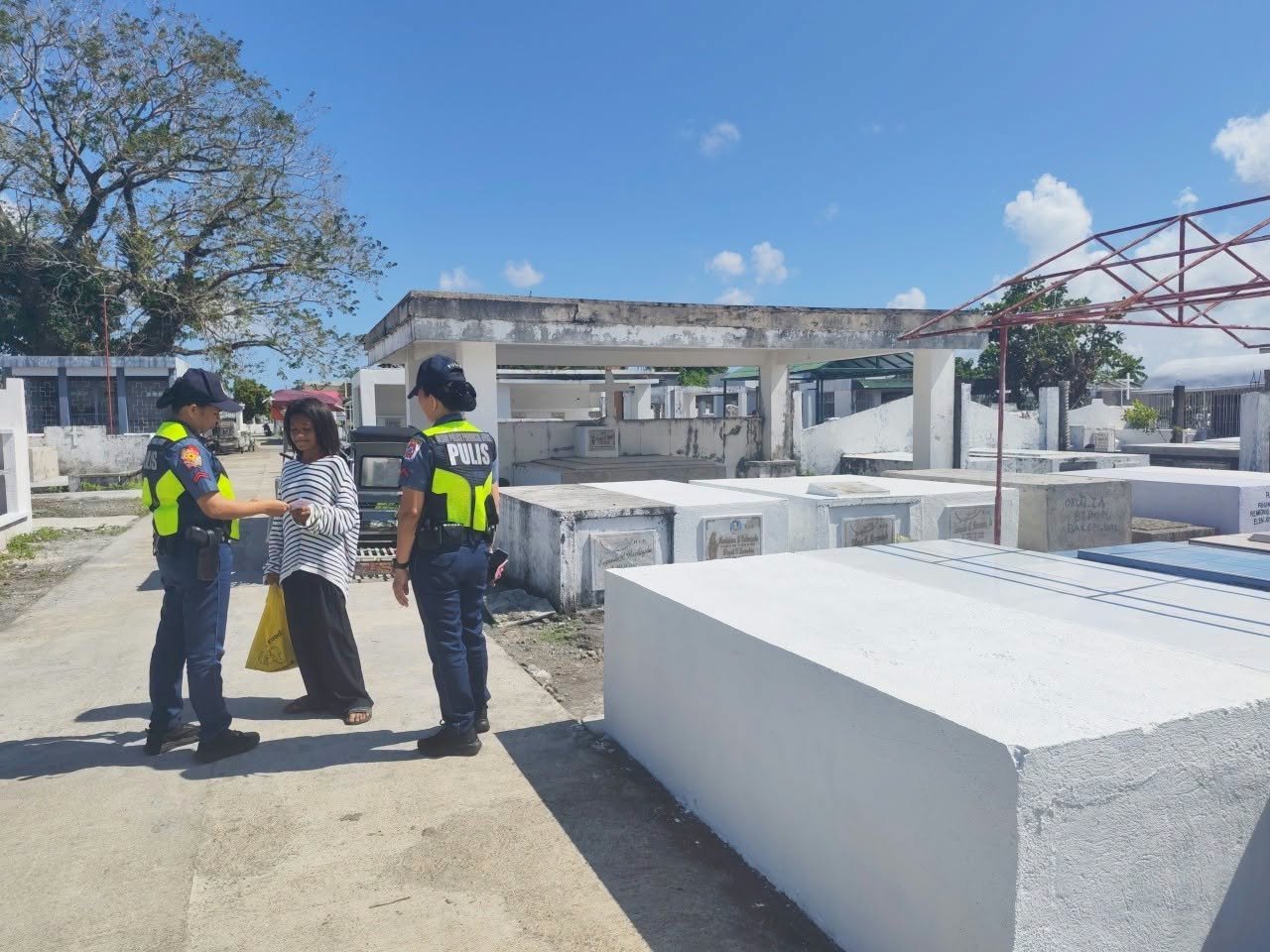 Over 8,800 police, gov’t forces to be deployed for ‘Undas’ in Bicol