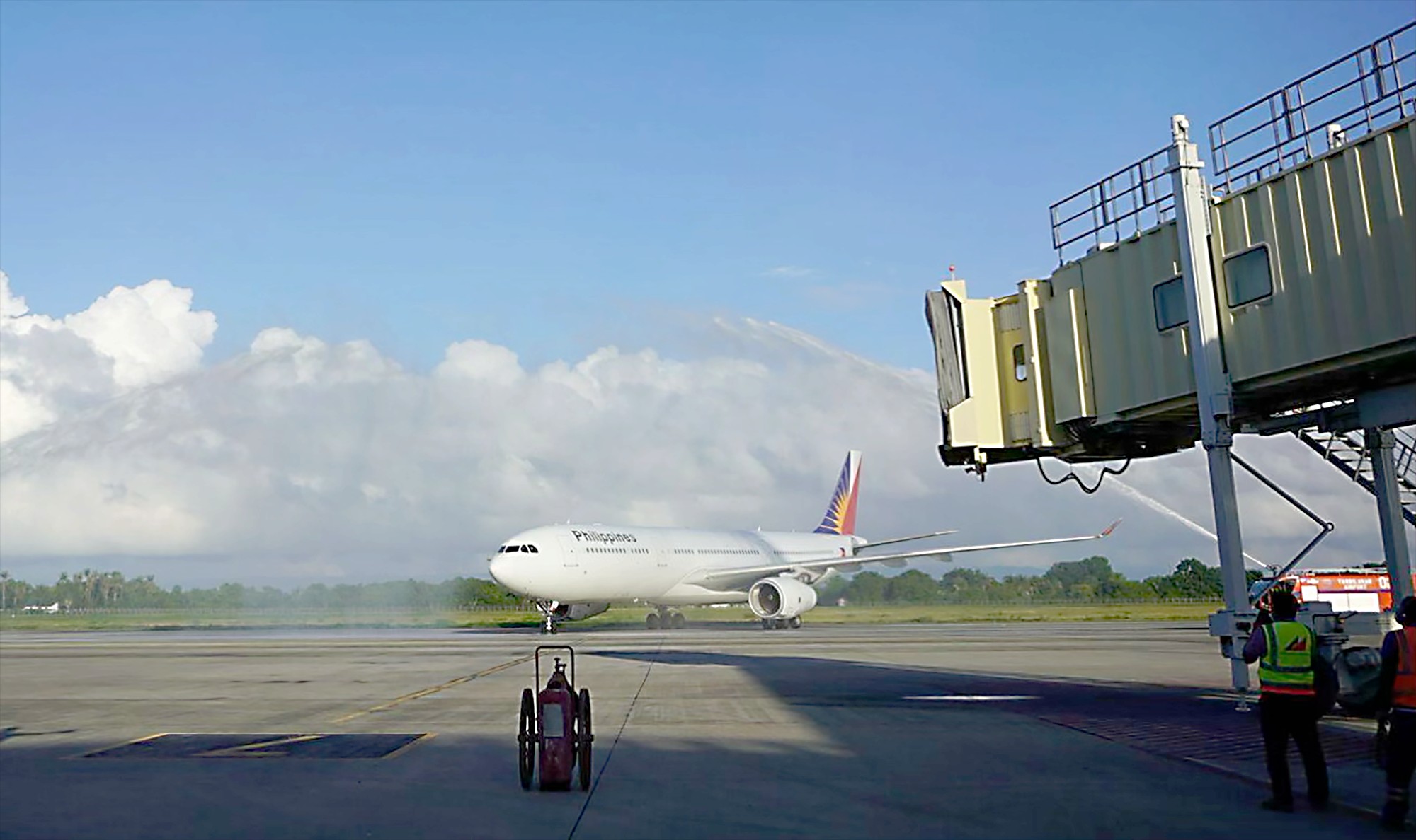 PHILIPPINE Airlines’ wide-body aircraft arrival at Bohol-Panglao International Airport, welcomed with a water cannon salute, expands seat capacity into Bohol ahead of the year-end travel peak.