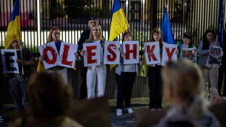U.S.-brokered truce begins in Ukraine city