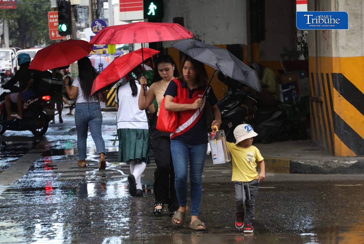 (October 27 2026) Pedestrian and Motorcycle rider use protective gear, due to suddenly heavy downpour happen in Tuesday October 27 2026 in Quezon City. The Philippine Atmospheric, Geophysical and Astronomical Services Administration (PAGASA) weather bureau announced on Tuesday that the northeast monsoon or “amihan” season has officially started, and brings cooler temperatures, stronger winds, and occasional rains. Photo/Analy Labor