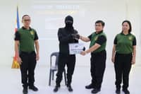 PDEA rewards informant P55,179 for tip leading to Pangasinan drug bust