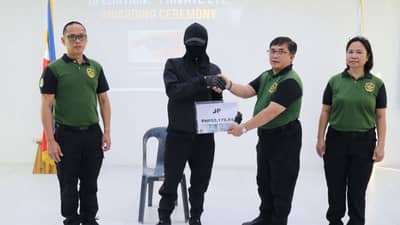 PDEA rewards informant P55,179 for tip leading to Pangasinan drug bust