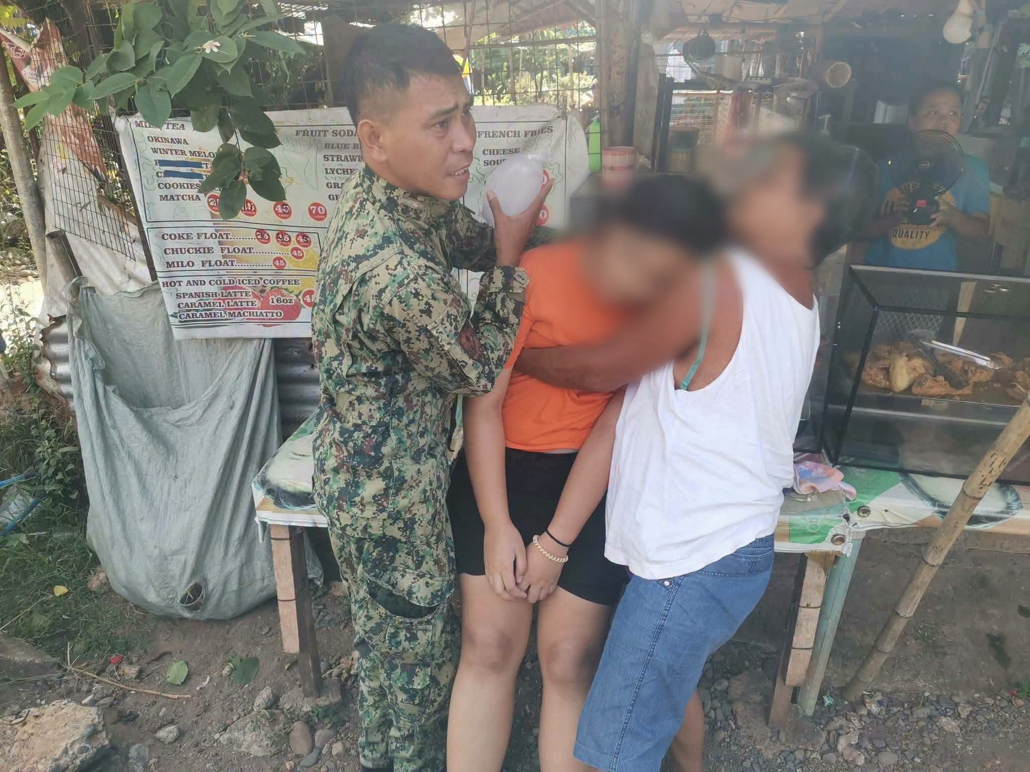 Nurse-police officer aids unconscious child in Isabela