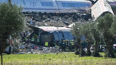 Spain high-speed train collision kills 31, injures 80