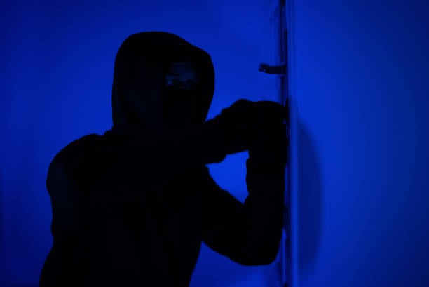 Pawnshop in Baguio City robbed of cash and jewelry