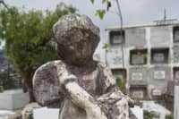 Of tombs and memories