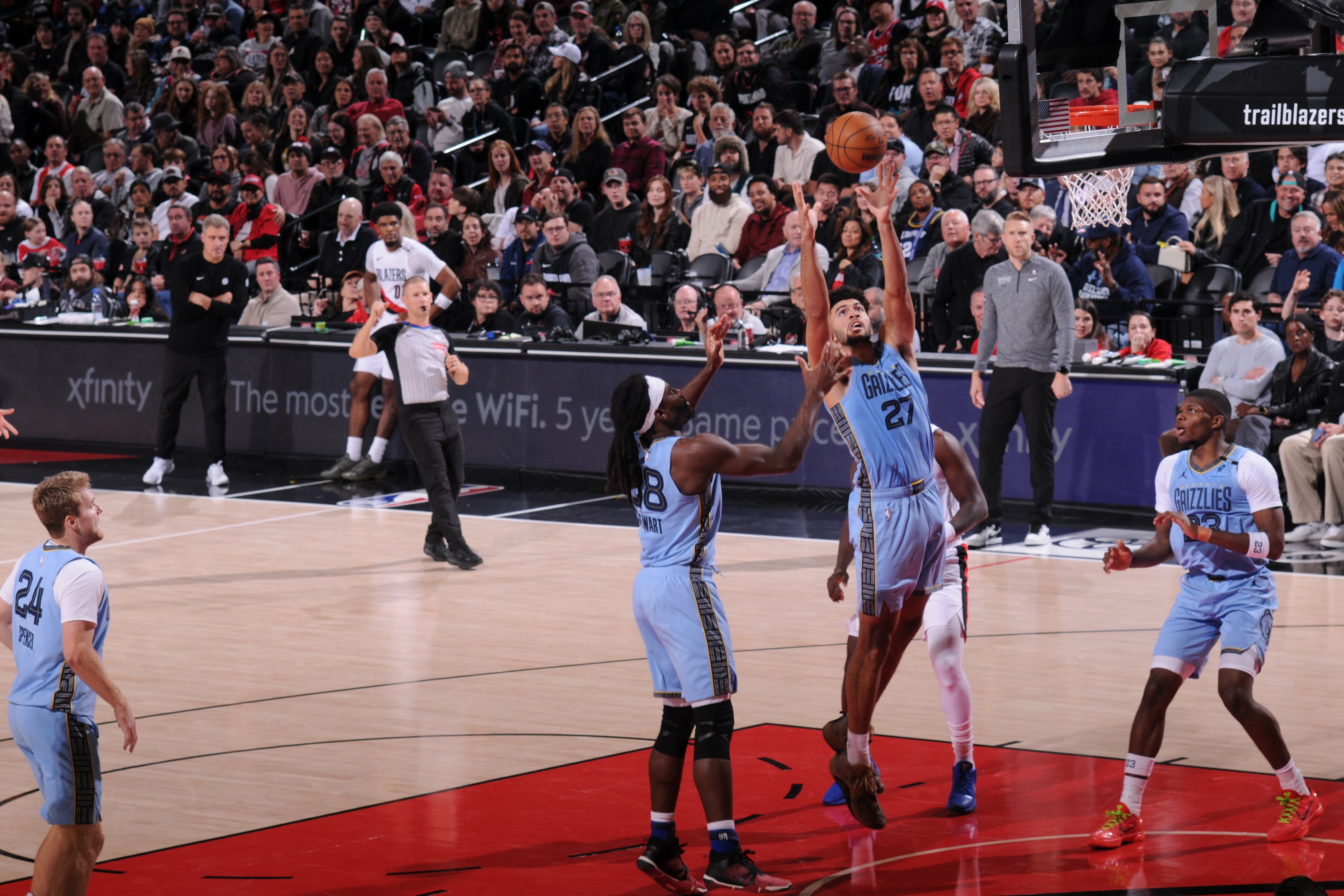 Boozer tows Grizzlies past Blazers