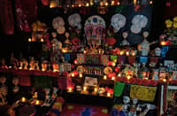 Día de Muertos through the Altar de Muertos