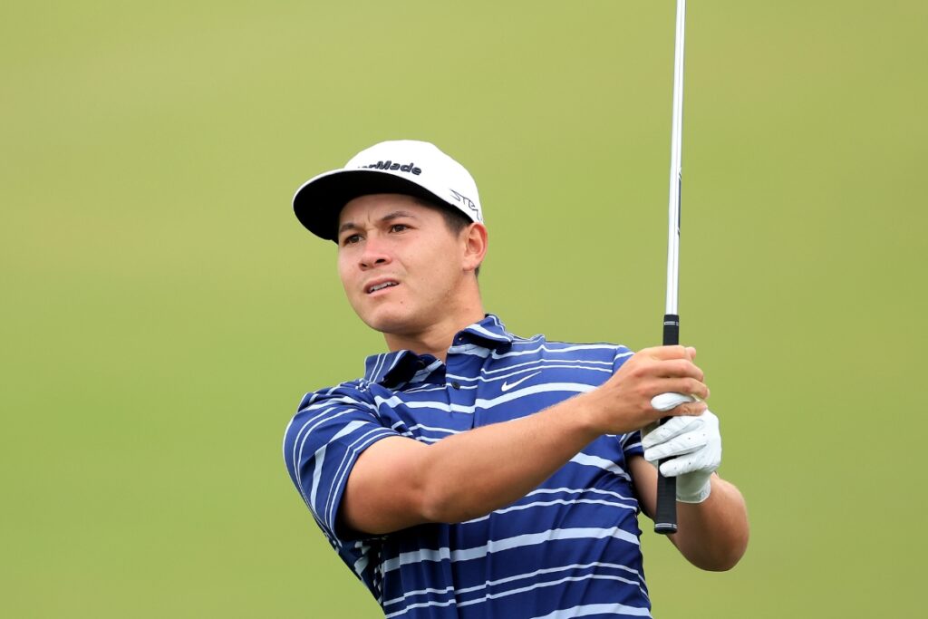 Vilips surges ahead with birdie streaks