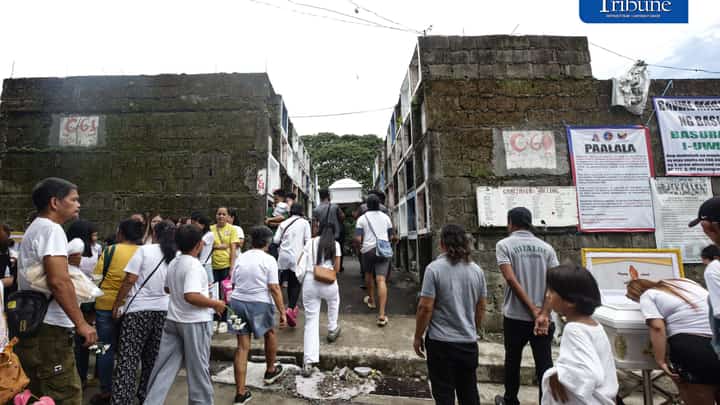 (October 30 2026) Families early visit their departed loved ones to avoid crowds at Bagbag Cemetery in Quezon City on Friday, 30 October 2026, ahead of All Souls’ Day. In observance of Undas, the Quezon City government reminded the public that visiting hours at Bagbag and Novaliches cemeteries will be from 6 a.m. to 10 p.m., Also all burial operations will be temporarily suspended from 31 October to 2 November 2026, according to an official notice from the local government. Photo/Analy Labor