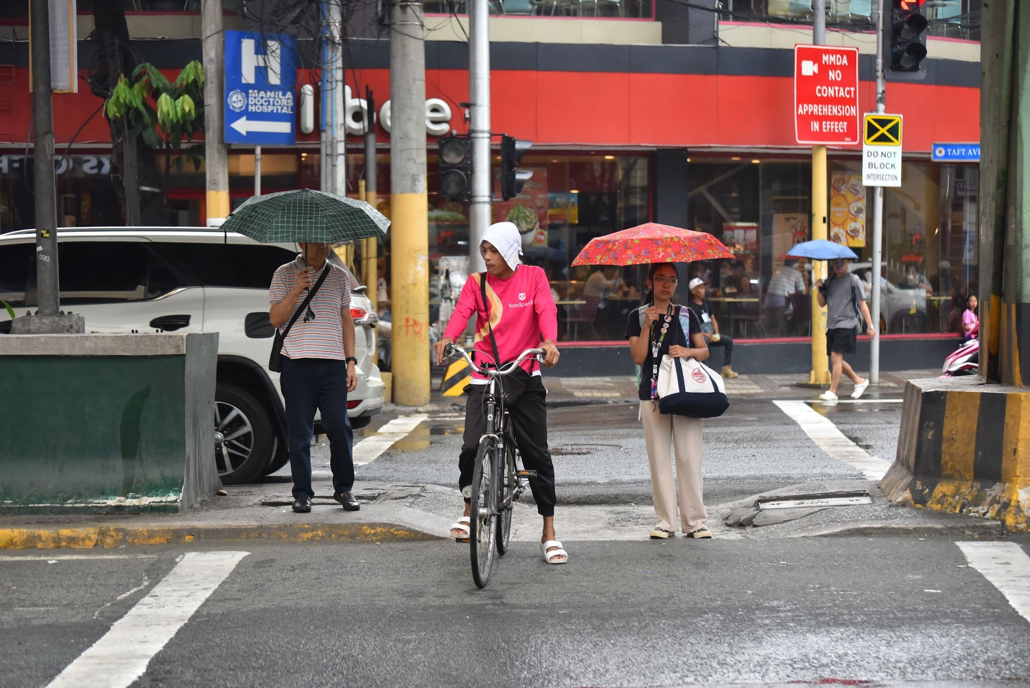 Light drizzle in Manila