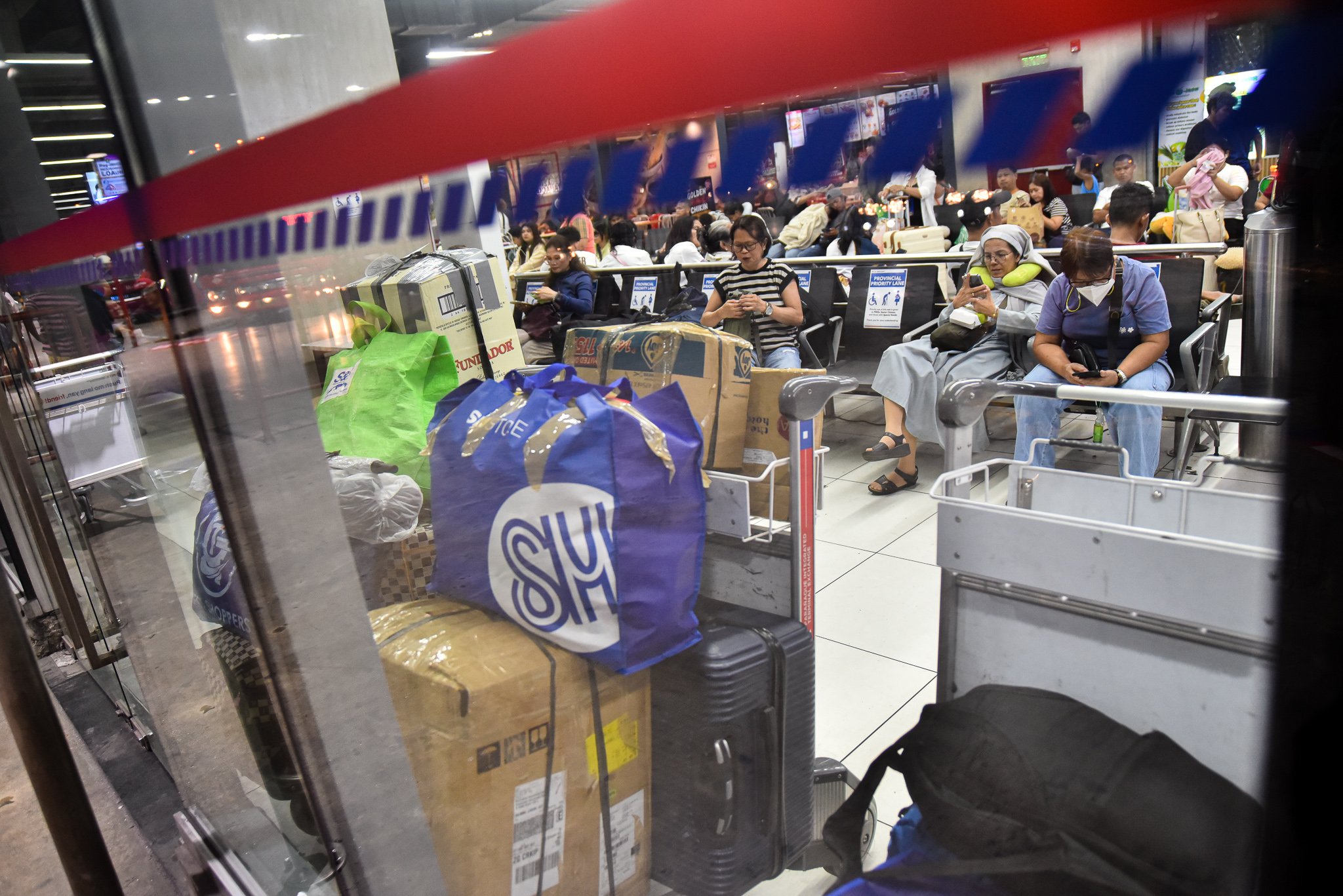 Provincial travelers fill PITX ahead of Undas
