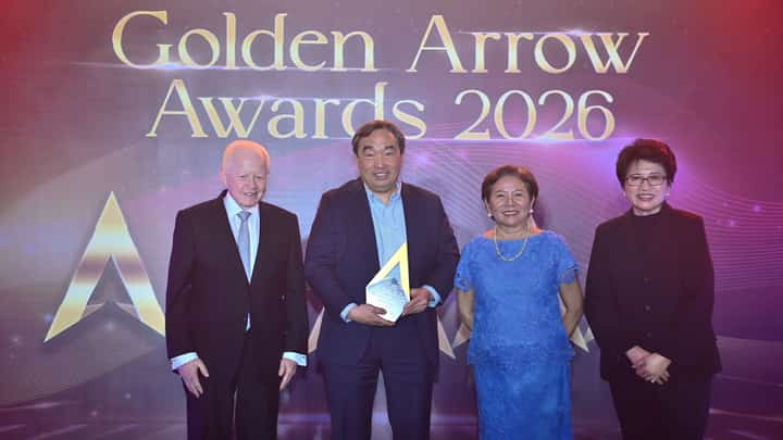 FOR its commitment to high standards of corporate governance, SM Investments receives its third consecutive Five Golden Arrow Award from the Institute of Corporate Directors. Frederic C. DyBuncio, president and CEO of SM Investments (center) receives the award on behalf of the conglomerate from top ICD executives Atty. Benedicta Du-Baladad, trustee and chairperson of ICD (third from left); and Tomasa H. Lipana, ICD fellow and president (right). Also in the photo is Ambassador Jose L. Cuisia Jr., trustee and ICD honorary fellow (leftmost).