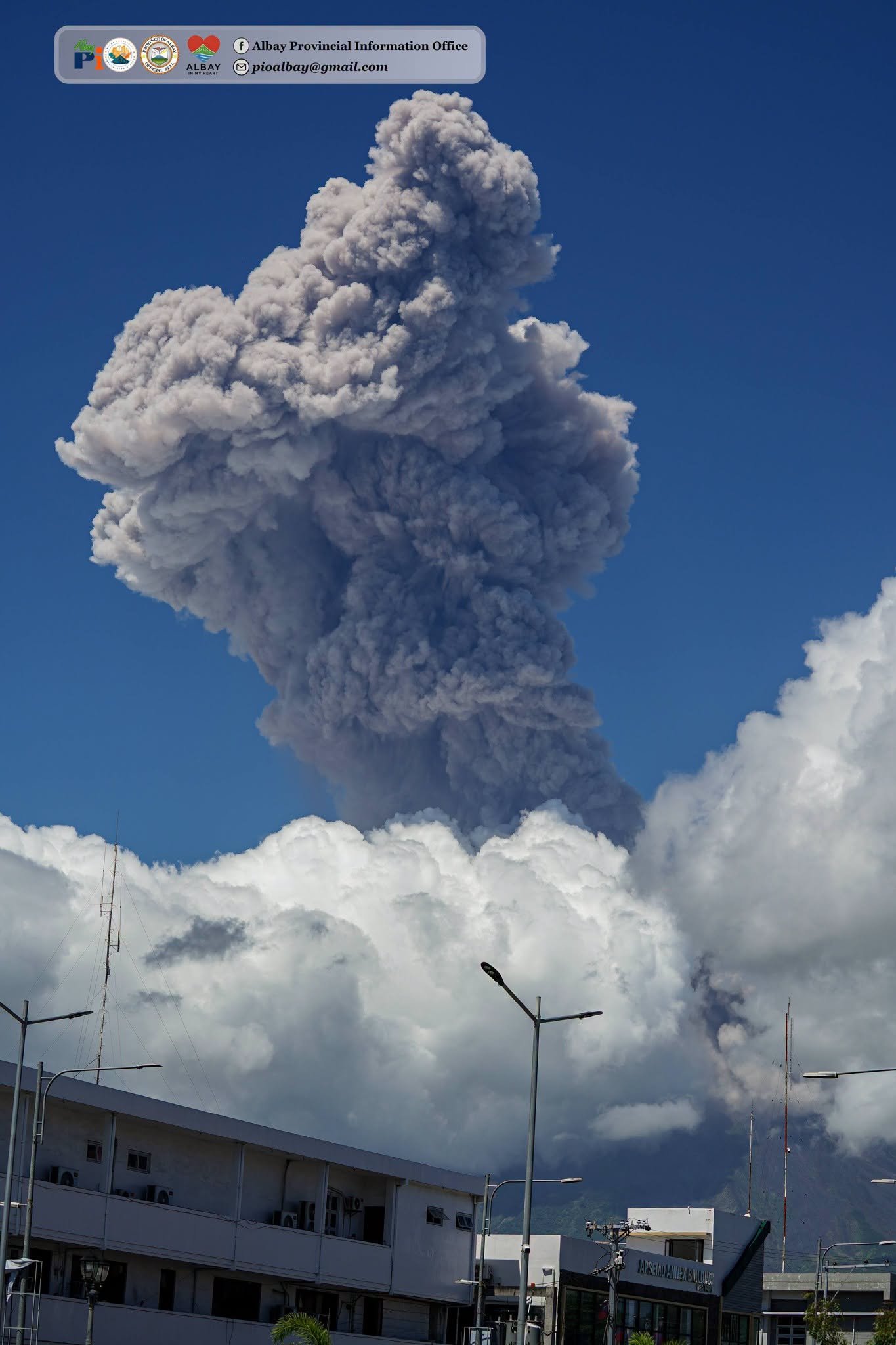 Alert level 3 raised over Mt. Mayon after ‘moderately explosive eruption’