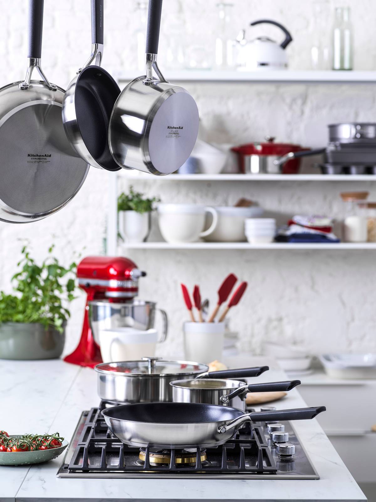 A PRACTICAL holiday table sets the mood for festive meals and meaningful gatherings.