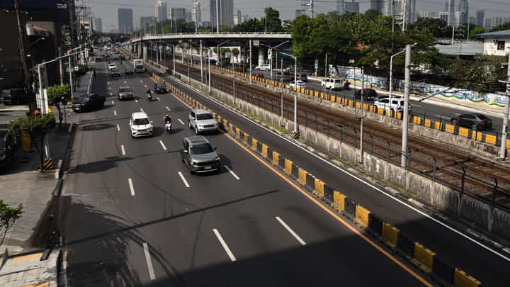 THE road home Light traffic flows along EDSA on Saturday as travelers head to the provinces for Undas.