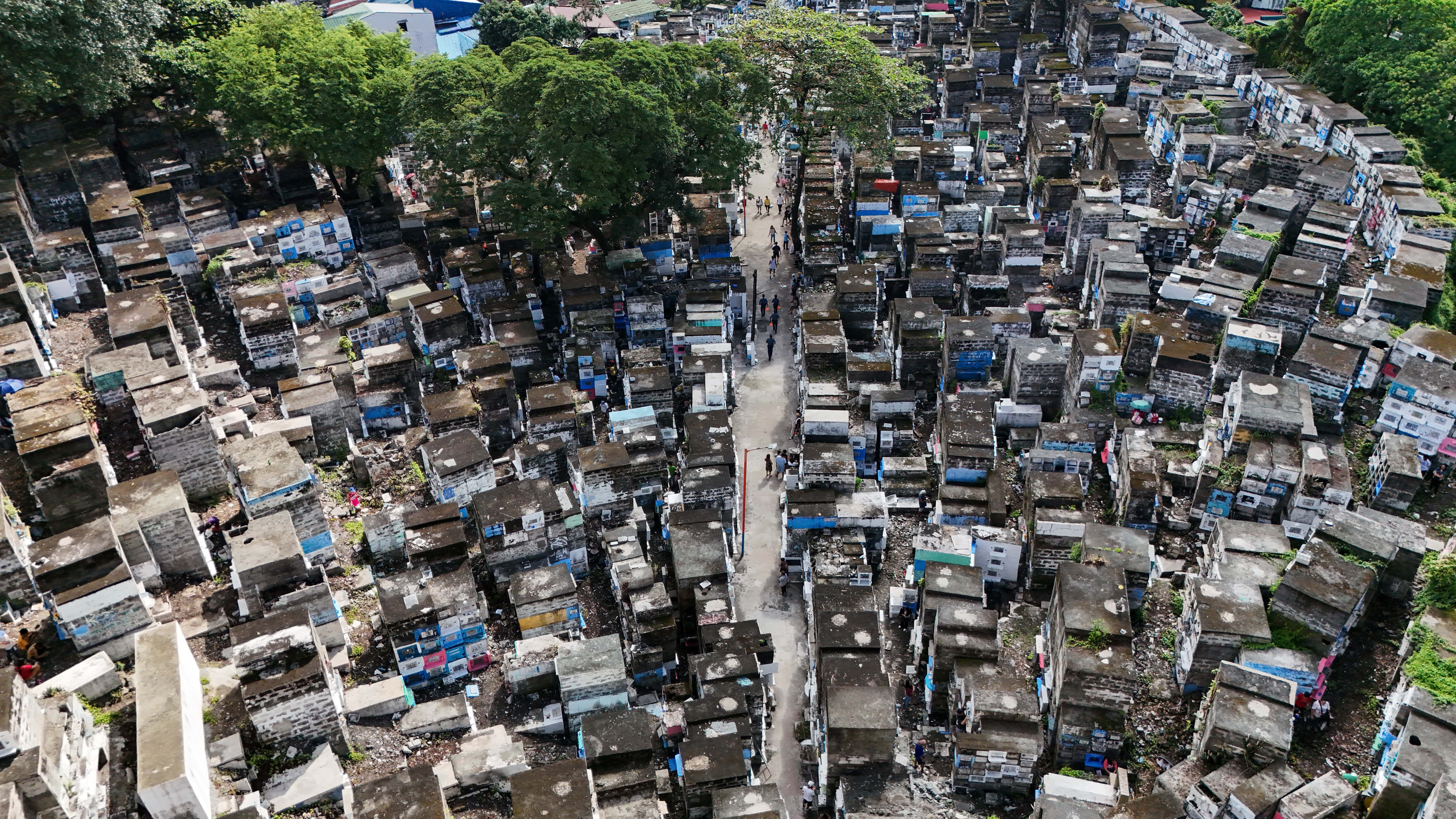 Pinoy inequality even in death