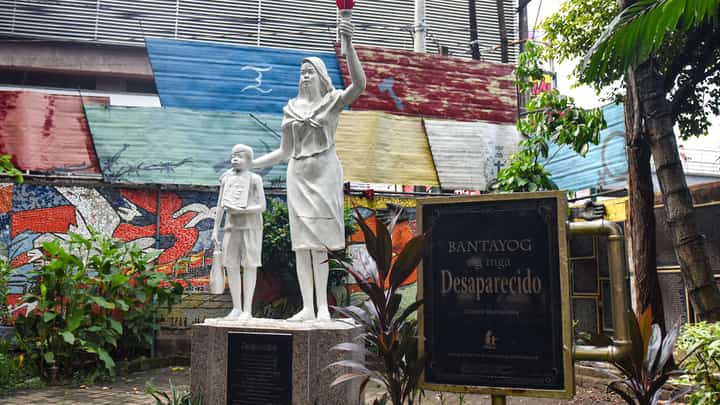 The Bantayog ng mga Desaparecidos at Baclaran Church in Parañaque City stands as a memorial to Filipinos who disappear during Martial Law and in the years that follow, on October 31.
As the country observes Undas, the monument reminds the public of families who continue to remember and seek justice for their missing loved ones. l Zedrich Xylak Madrid