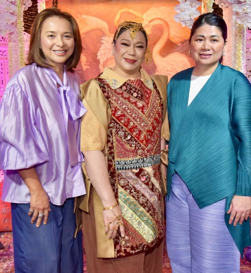 CZARINA Syquia (middle) with Jill and Peggy de Villa.