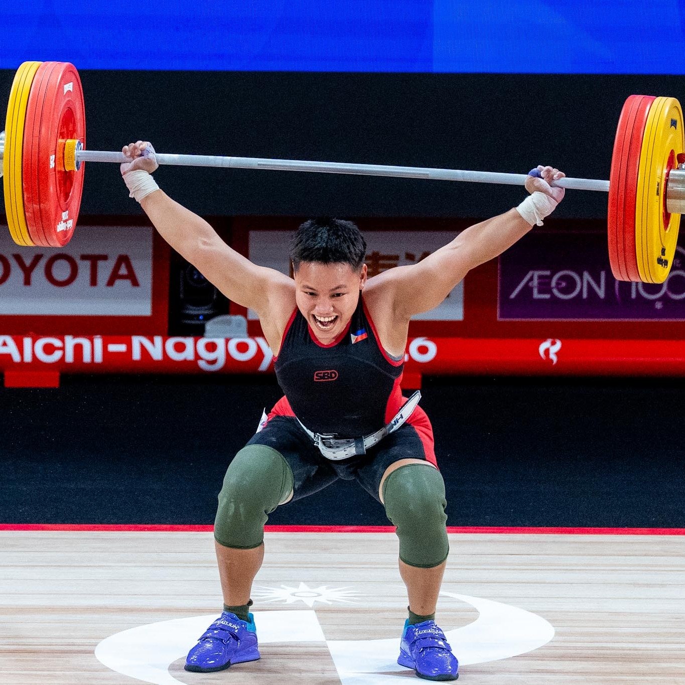 Ando, Macrohon display lifting prowess