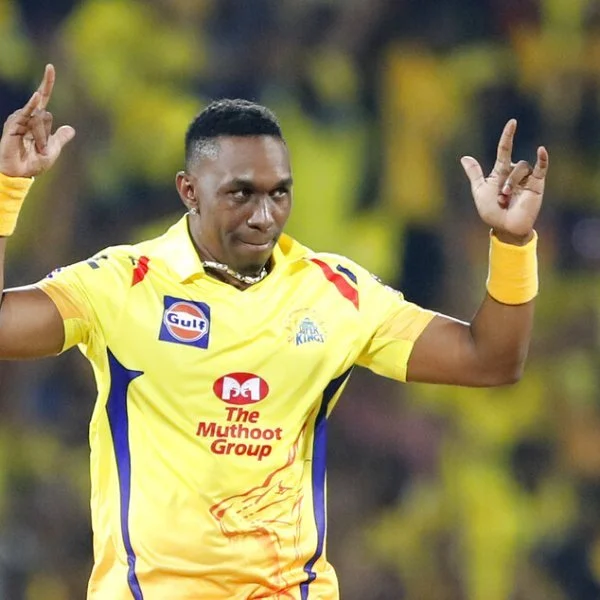 மூன்றே பந்துகளில் ஆட்டத்தை மாற்றிய பிராவோ... டெல்லி பௌலர்களுக்கு ஒரு பாடம்! #CSKvDC