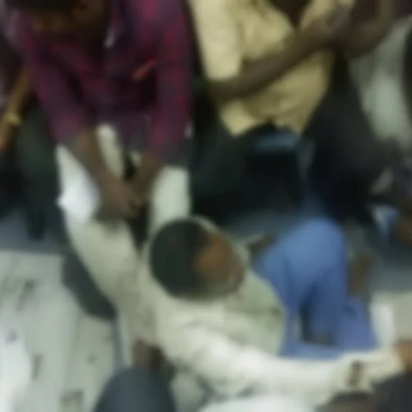 சேலம் பயணிகள் ரயில்: மாற்றுத்திறனாளிகளை ஏறவிடாமல் தடுக்கும் போதை ஆசாமிகள்... கண்டுகொள்ளாத ரயில்வே நிர்வாகம்?!