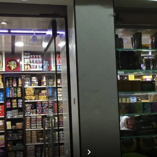 `இப்படியெல்லாம் ஏமாத்துறாங்க!’ - அப்போலோ டாக்டர் எனக் கூறி சாக்லேட் மோசடி
