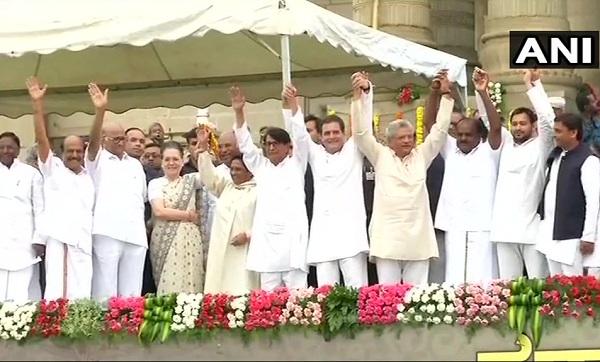 ஸ்டெர்லைட் போராட்டத்தில் ஒன்று கூடுங்கள் - ஜிக்னேஷ் மேவானி ட்வீட்