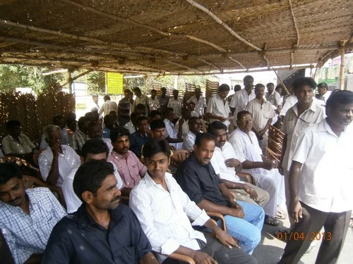 எம்.எல்.ஏ.வுக்கு எதிராக பொது மக்கள் உண்ணாவிரதம் (படங்கள்)