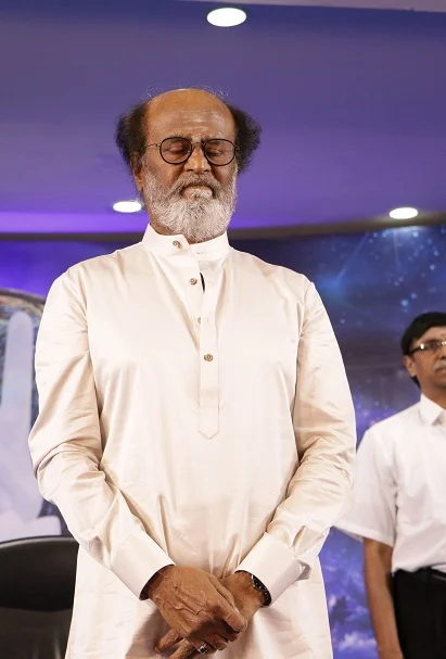 ``தனிநபர் யாரையும் ரசிகர் என சித்திரிக்க வேண்டாம்!'’ - ஊடகங்களுக்கு ரஜினி வேண்டுகோள்