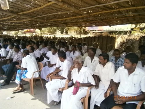 எம்.எல்.ஏ.வுக்கு எதிராக பொது மக்கள் உண்ணாவிரதம் (படங்கள்)