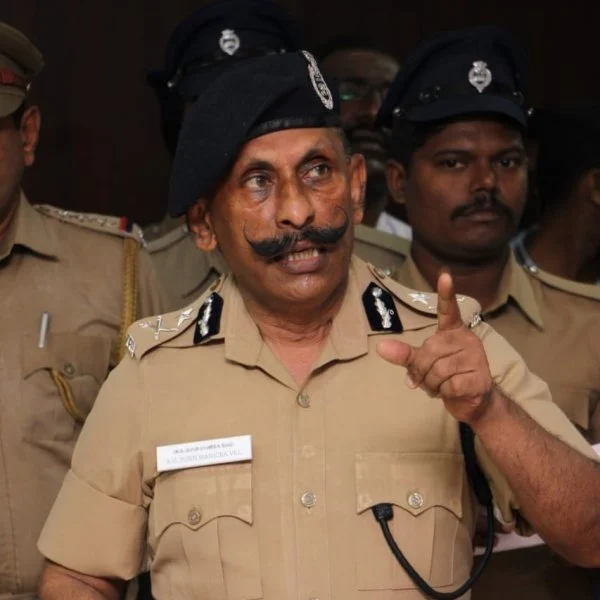 `பொன்.மாணிக்கவேல் எப்படிப்பட்டவர்?’ - டி.ஜி.பி-யிடம் அதிர்ச்சி புகார் கொடுத்த போலீஸ் டீம்