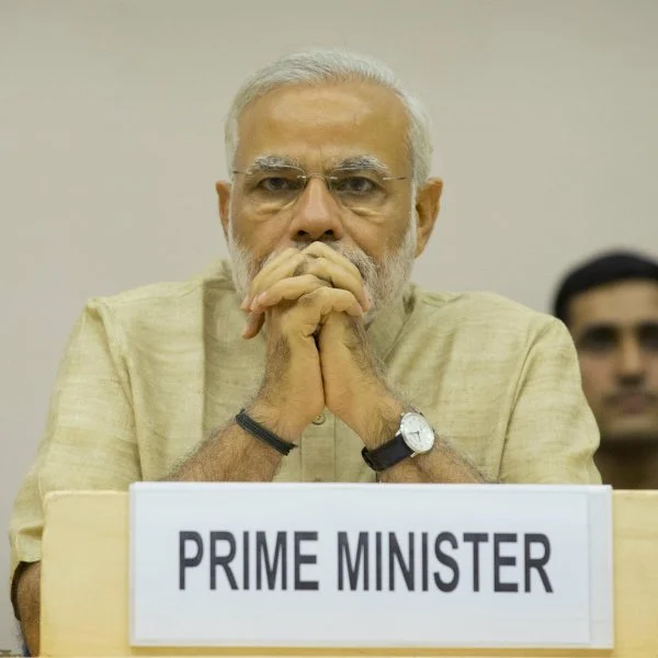 செயற்கைக்கோள் அறிவிப்பு: தேர்தல் விதிமுறைகளை மீறினாரா மோடி?