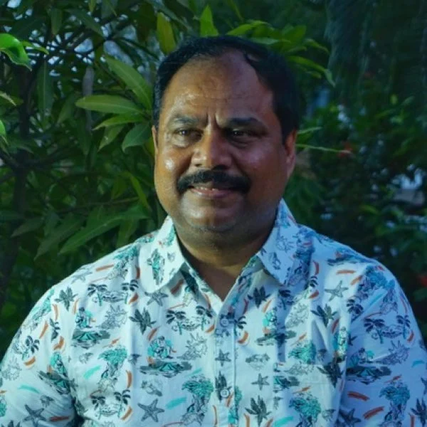 ‘நேற்று வந்தவர்கள் எல்லாம் நேர்காணல் எடுத்தால் எப்படி?’ - கமலை விமர்சிக்கும் குமரவேல்