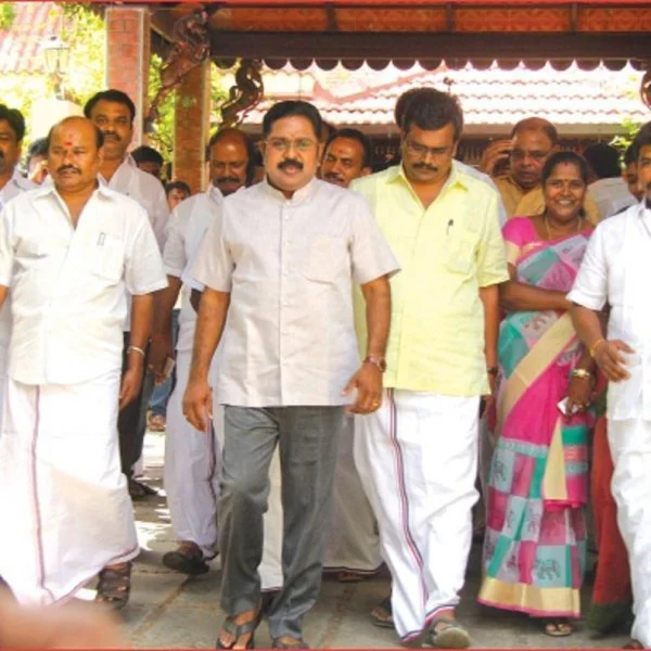 ‘18 தொகுதிகளுக்கு இடைத்தேர்தல் எப்போது ?’- தேர்தல் ஆணையம் பதில்