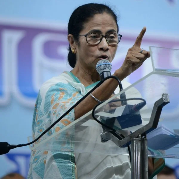 `மோடியின் இன்னொரு டிராமா இது' - மம்தா பானர்ஜி சாடல்!