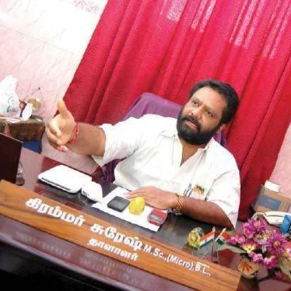 மல்லுக்கட்டிய அமைச்சர்கள்! - பதவி இழந்த கிரம்மர் சுரேஷ்