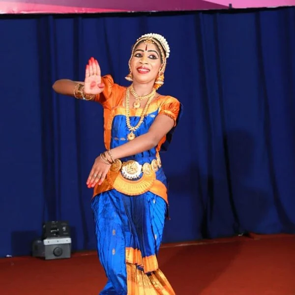 `நடனம் ஆடும்போது உயிர் பிரிய வேண்டும்!’ - `கலை இளமணி’ விருது பெற்ற ஏஞ்சலின்