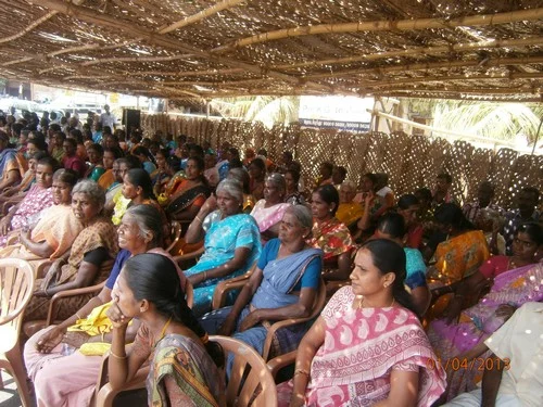 எம்.எல்.ஏ.வுக்கு எதிராக பொது மக்கள் உண்ணாவிரதம் (படங்கள்)