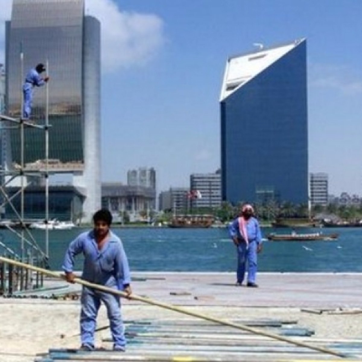 அம்மாடி.... வெளிநாட்டில் தமிழர்கள் ...